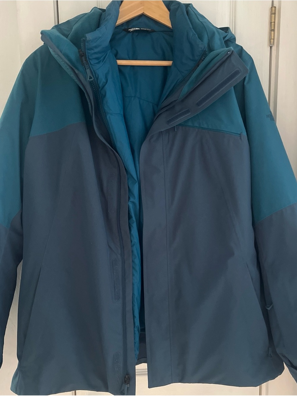 The North Face Two-Tone Teal Ski Jacket triclimate